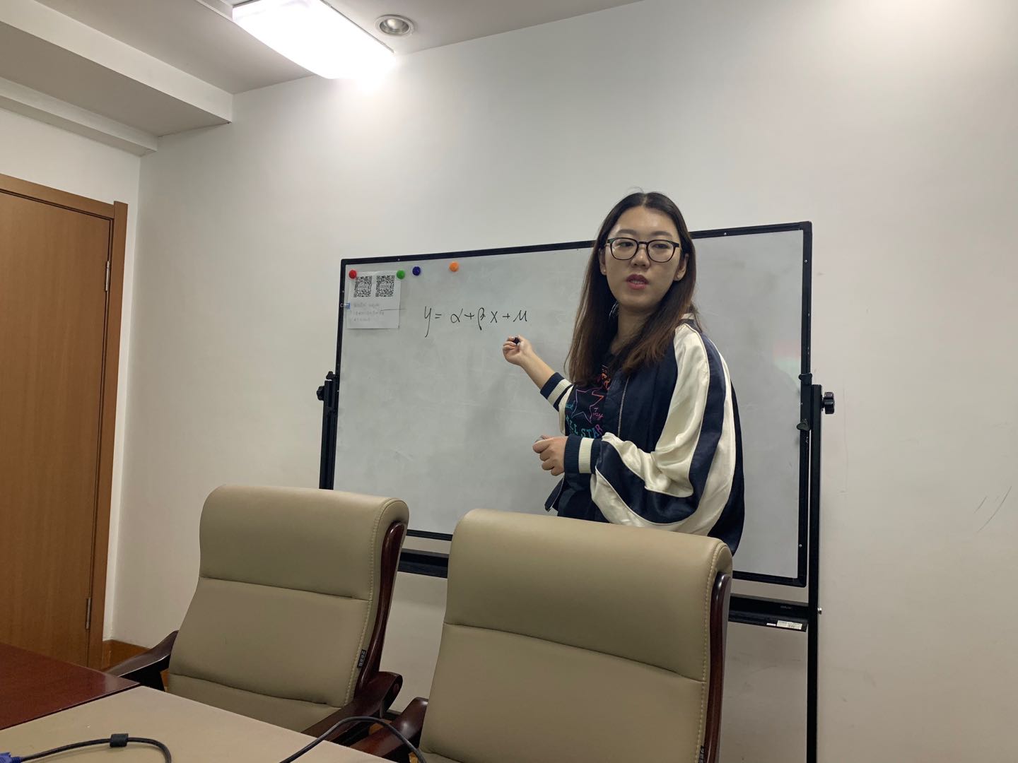 星空电子官网博士生沙龙2019-06(总第6期)简报图片.jpg 星空电子官网博士生沙龙2019-06(总第6期)简报图片.jpg